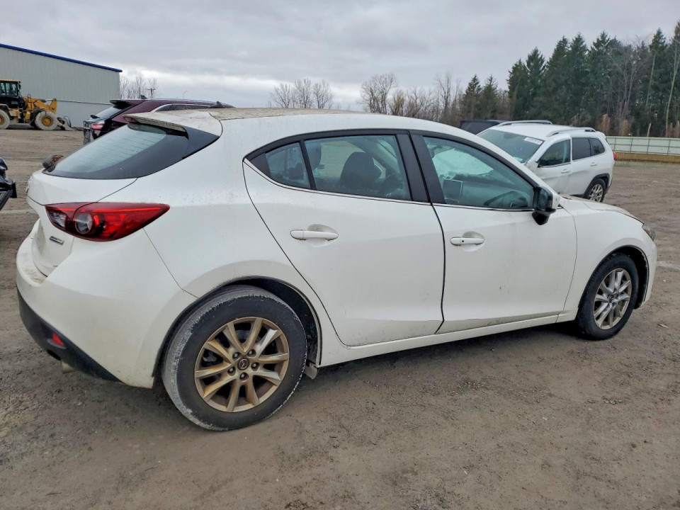 Mazda 3 2015 — Copart