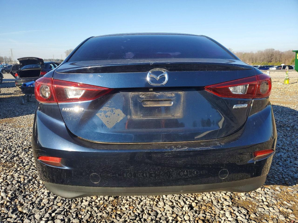 Mazda 3 2017 — Copart
