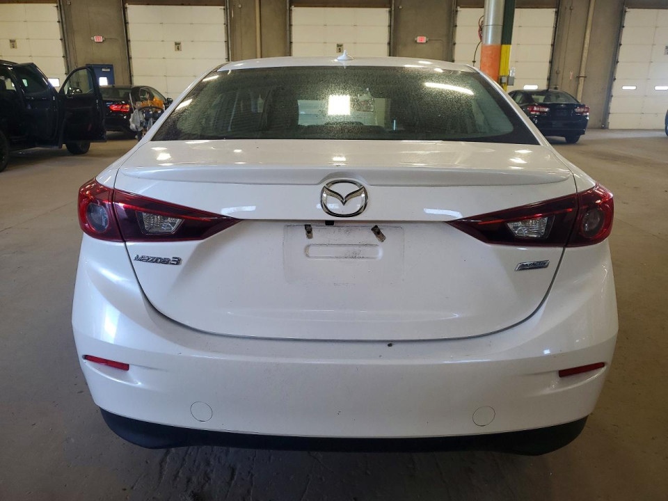 Mazda 3 2015 — Copart