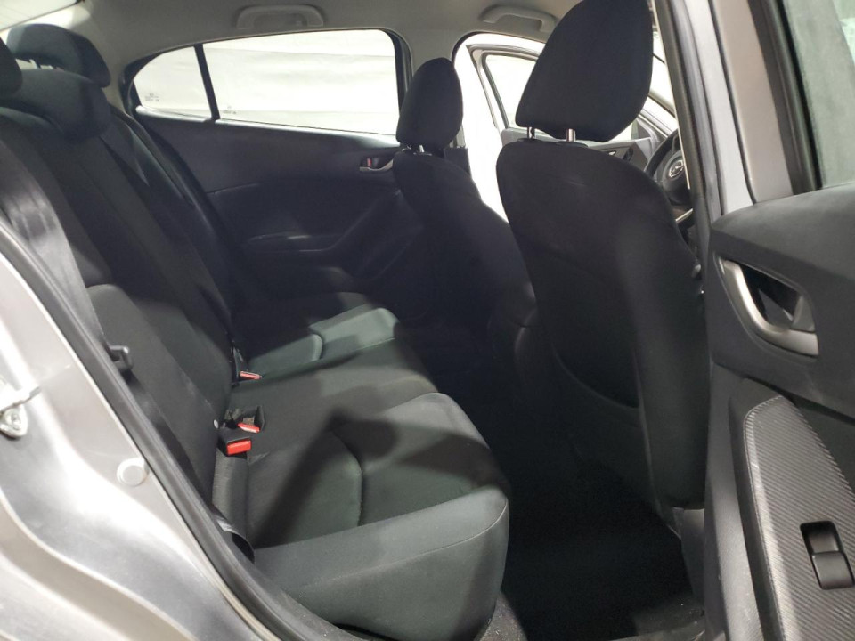 Mazda 3 2015 — Copart