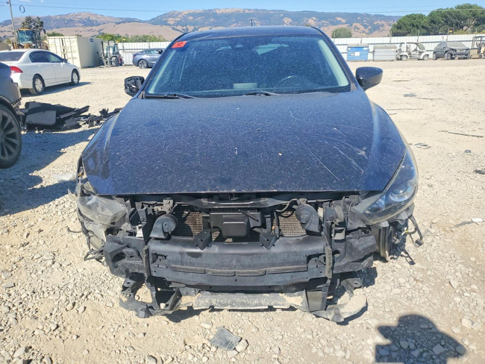 Mazda 3 2017 — Copart