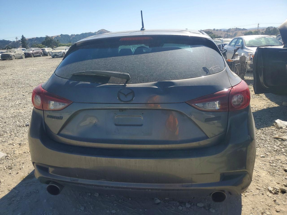 Mazda 3 2017 — Copart