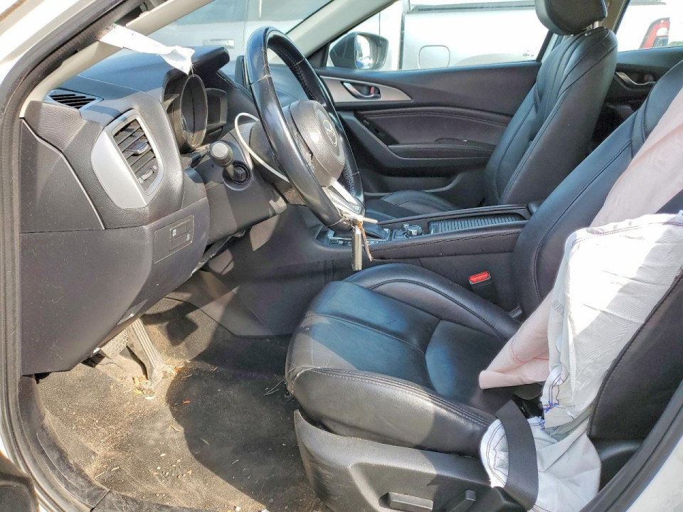 Mazda 3 2018 — Copart