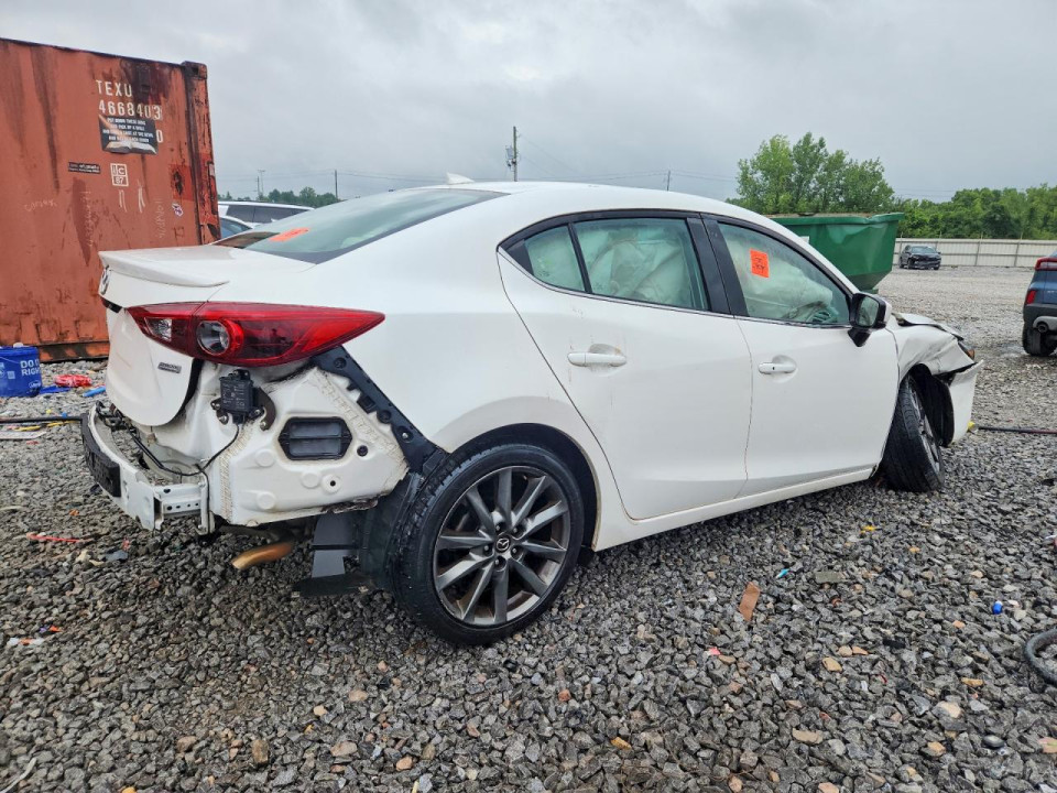 Mazda 3 2018 — Copart