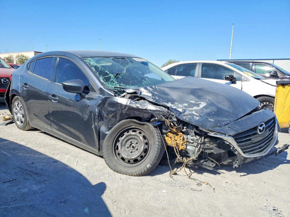 Mazda 3 2015 — Copart