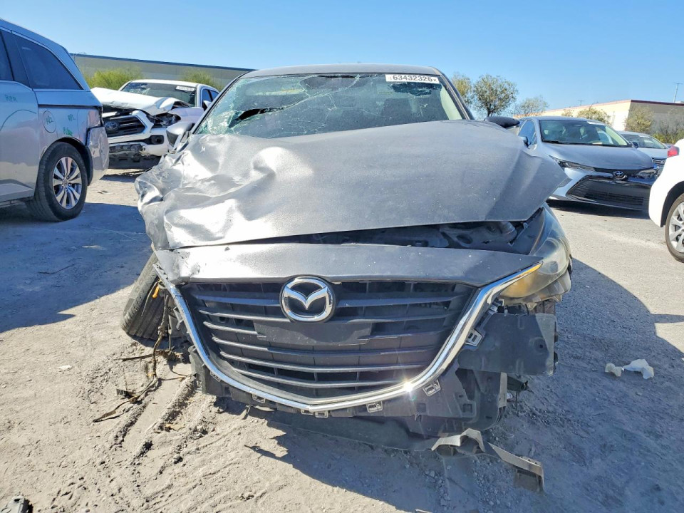Mazda 3 2015 — Copart