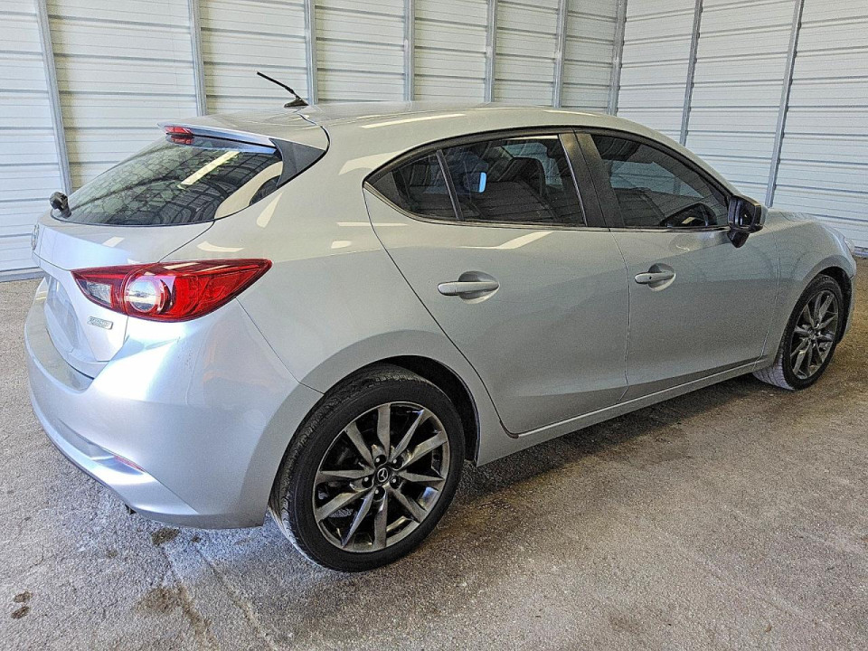 Mazda 3 2018 — Copart