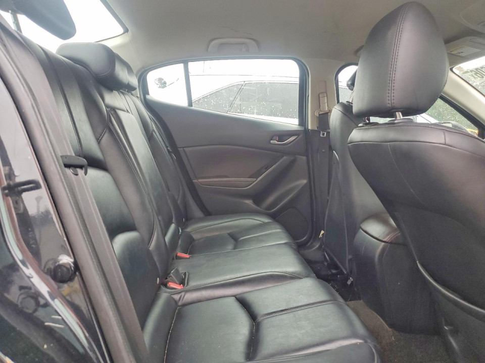 Mazda 3 2018 — Copart