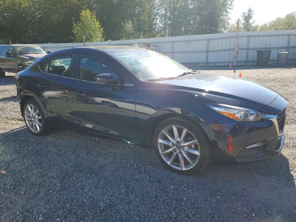 Mazda 3 2017 — Copart
