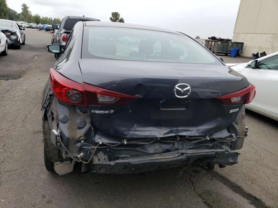 Mazda 3 2016 — Copart