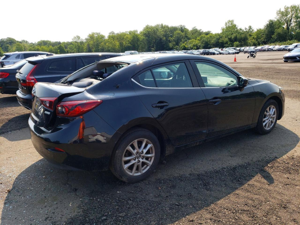 Mazda 3 2017 — Copart