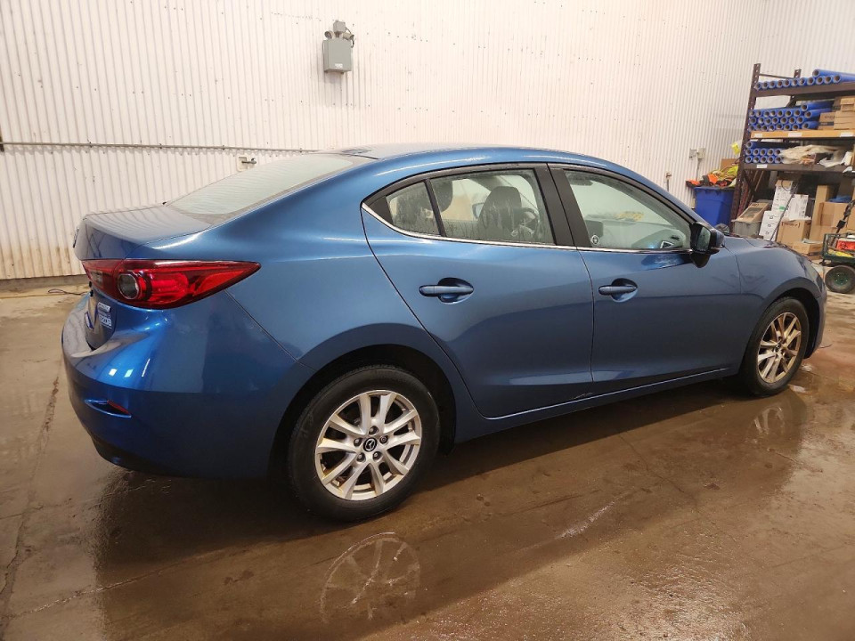Mazda 3 2018 — Copart