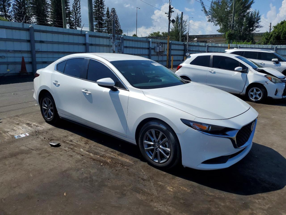 Mazda 3 2024 — Copart