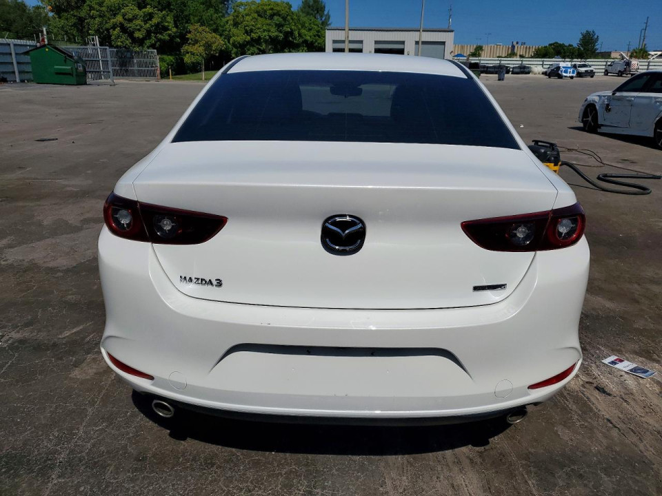 Mazda 3 2024 — Copart
