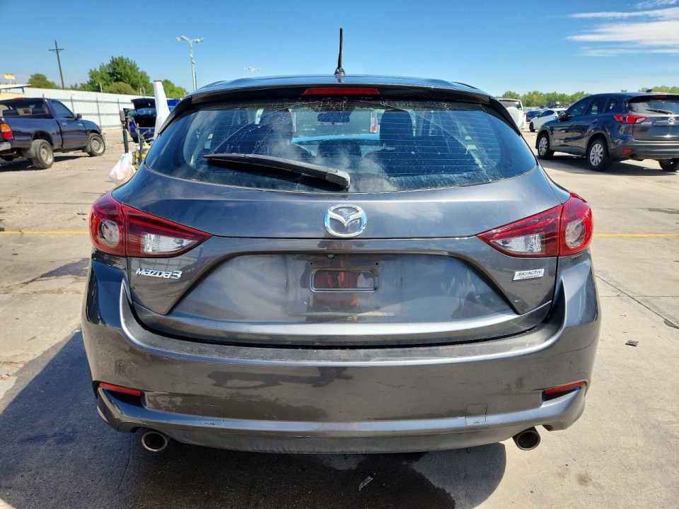 Mazda 3 2017 — Copart