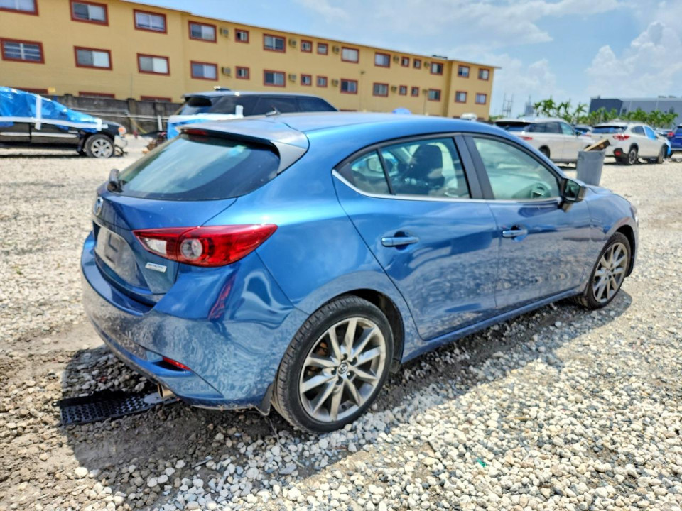 Mazda 3 2018 — Copart