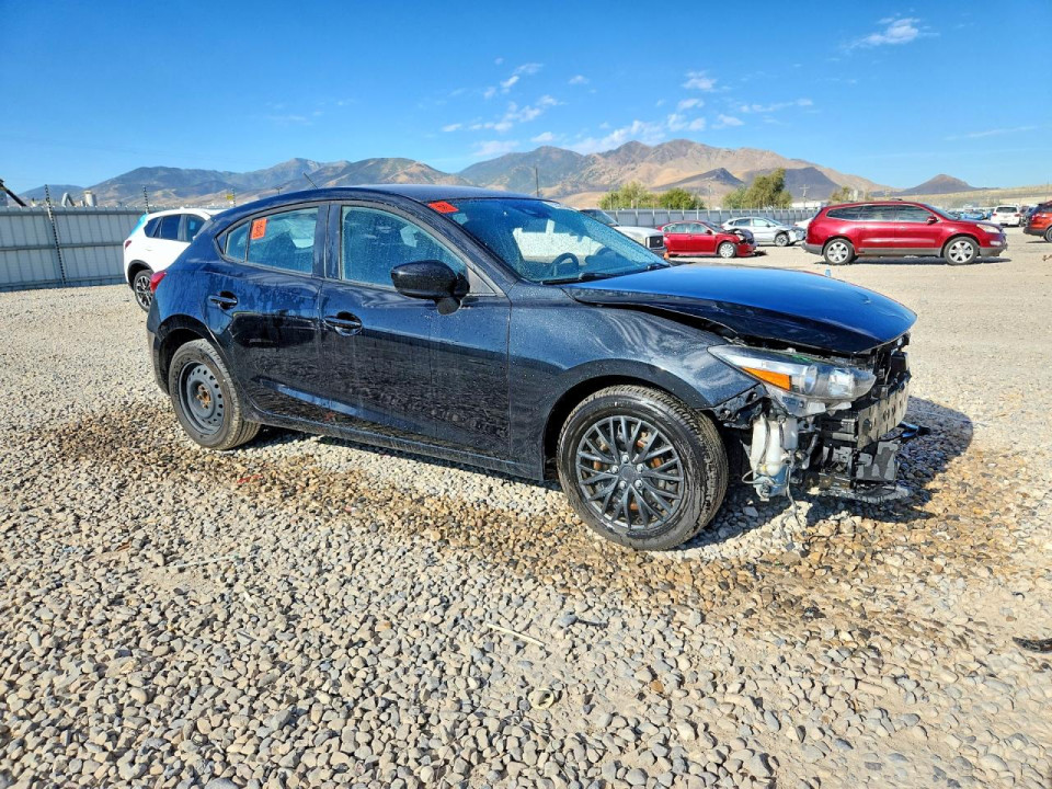 Mazda 3 2018 — Copart