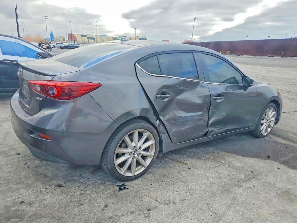 Mazda 3 2017 — Copart