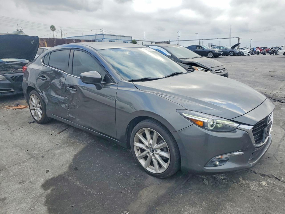 Mazda 3 2017 — Copart