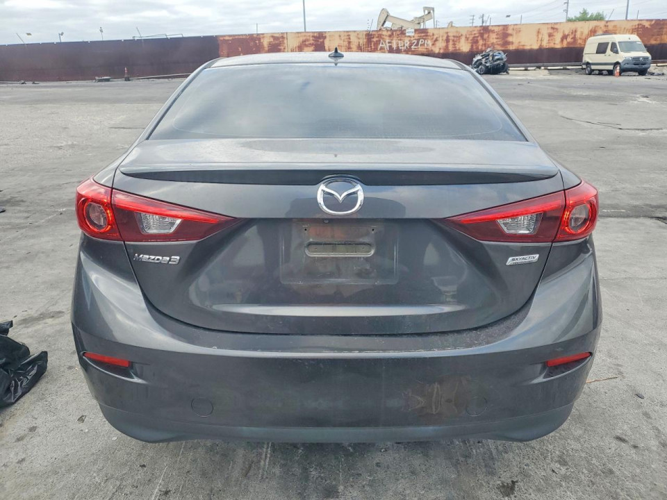 Mazda 3 2017 — Copart