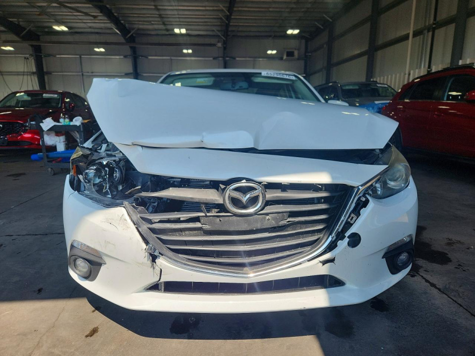 Mazda 3 2016 — Copart