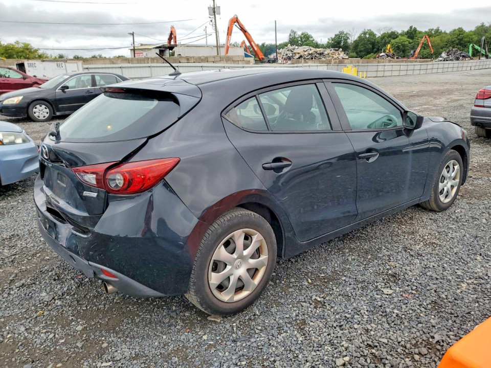 Mazda 3 2016 — Copart