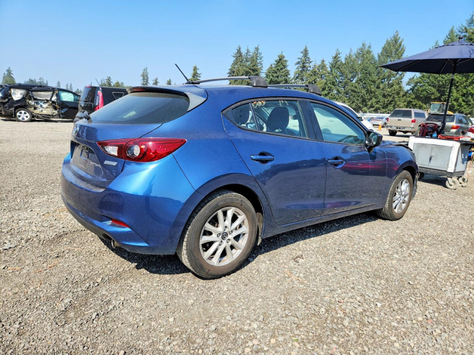 Mazda 3 2017 — Copart