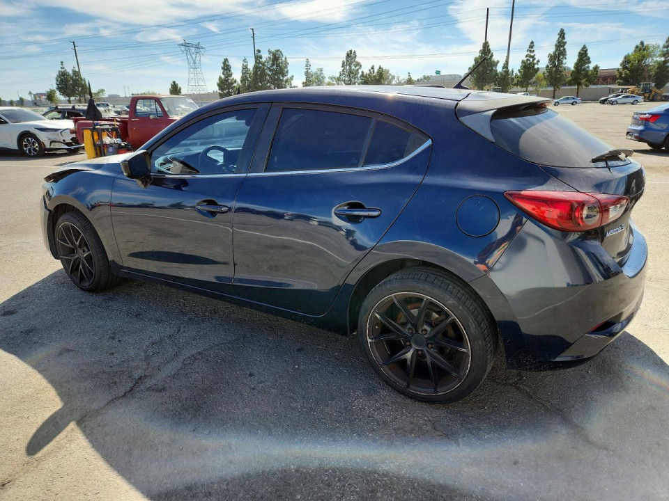 Mazda 3 2017 — Copart