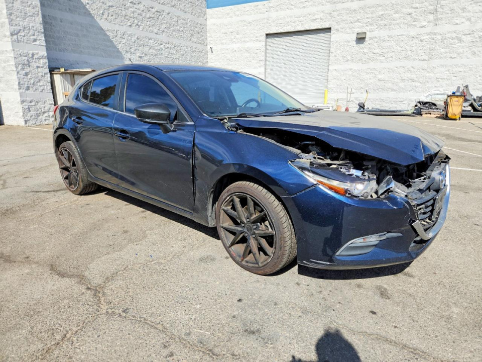 Mazda 3 2017 — Copart