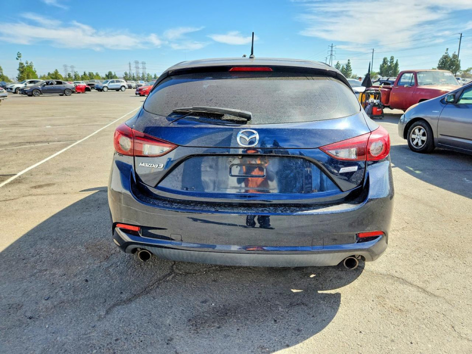 Mazda 3 2017 — Copart