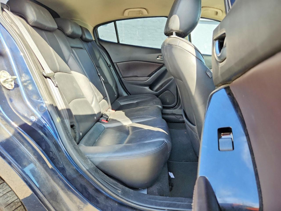 Mazda 3 2017 — Copart