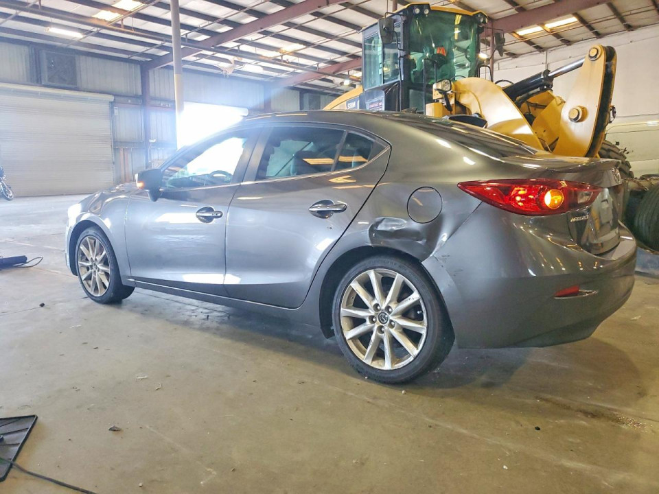 Mazda 3 2017 — Copart