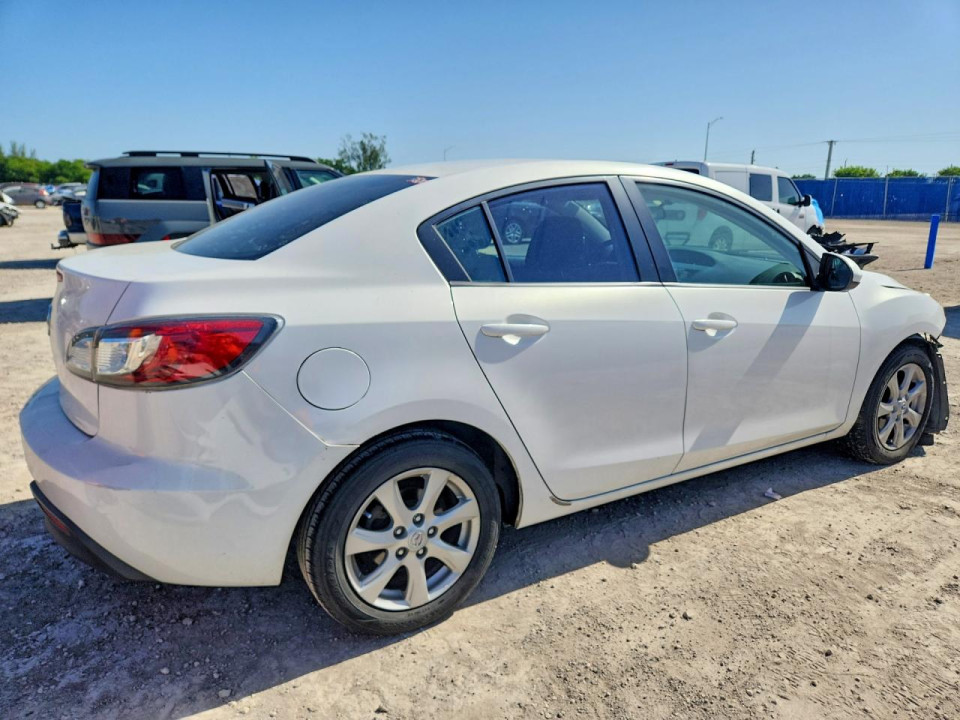 Mazda 3 2011 — Copart