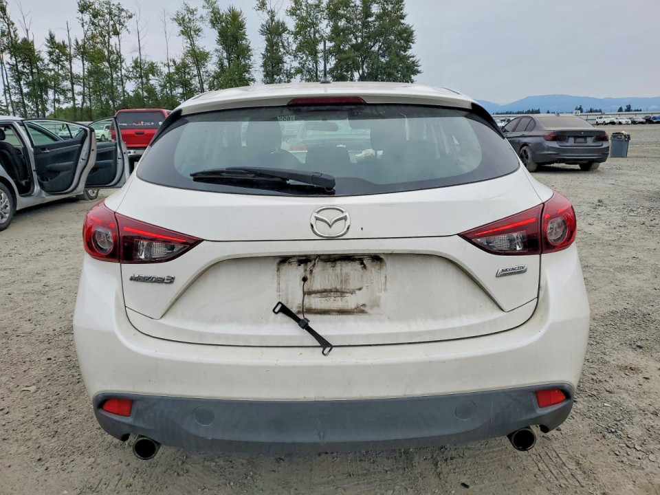 Mazda 3 2015 — Copart