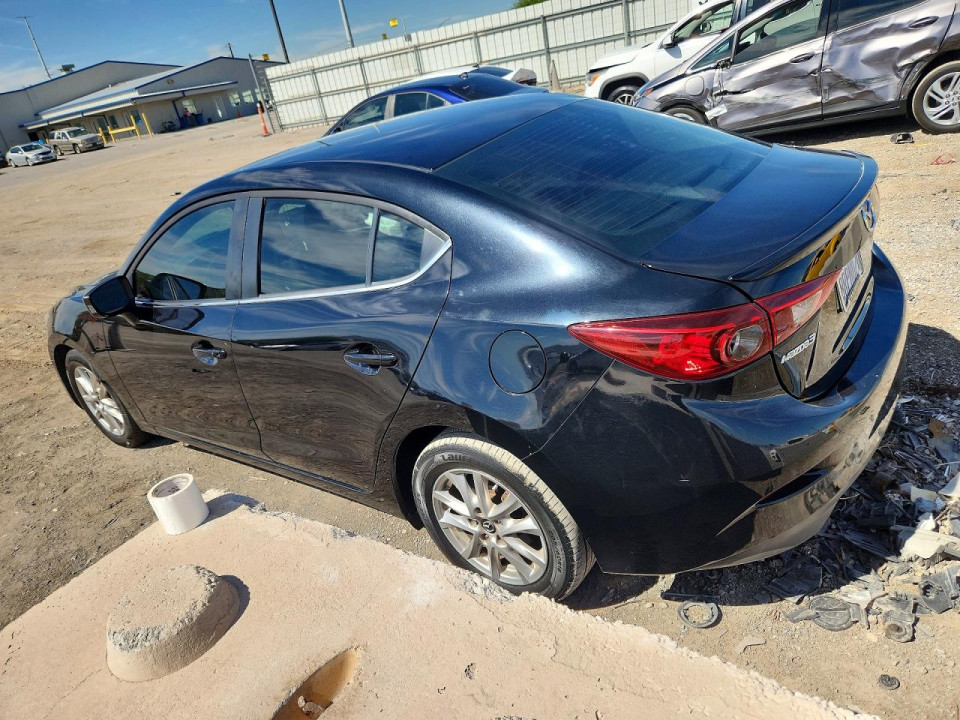 Mazda 3 2015 — Copart