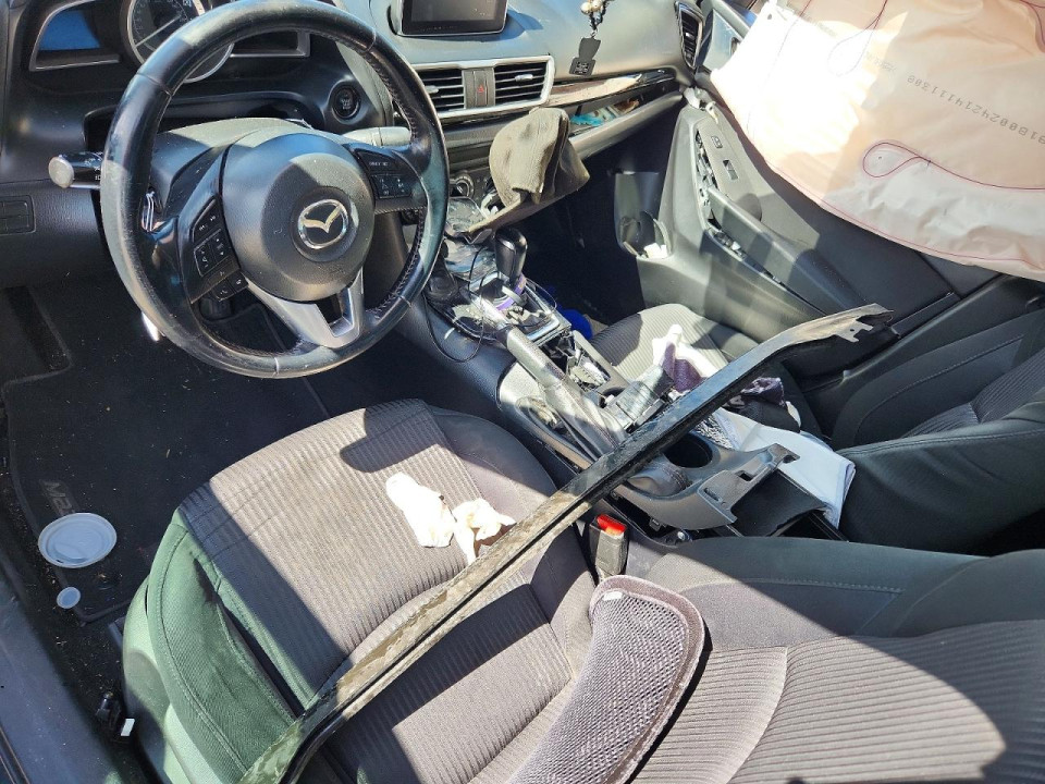 Mazda 3 2015 — Copart