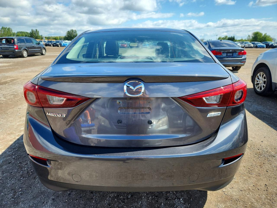Mazda 3 2018 — Copart