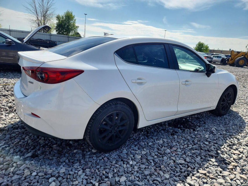 Mazda 3 2015 — Copart