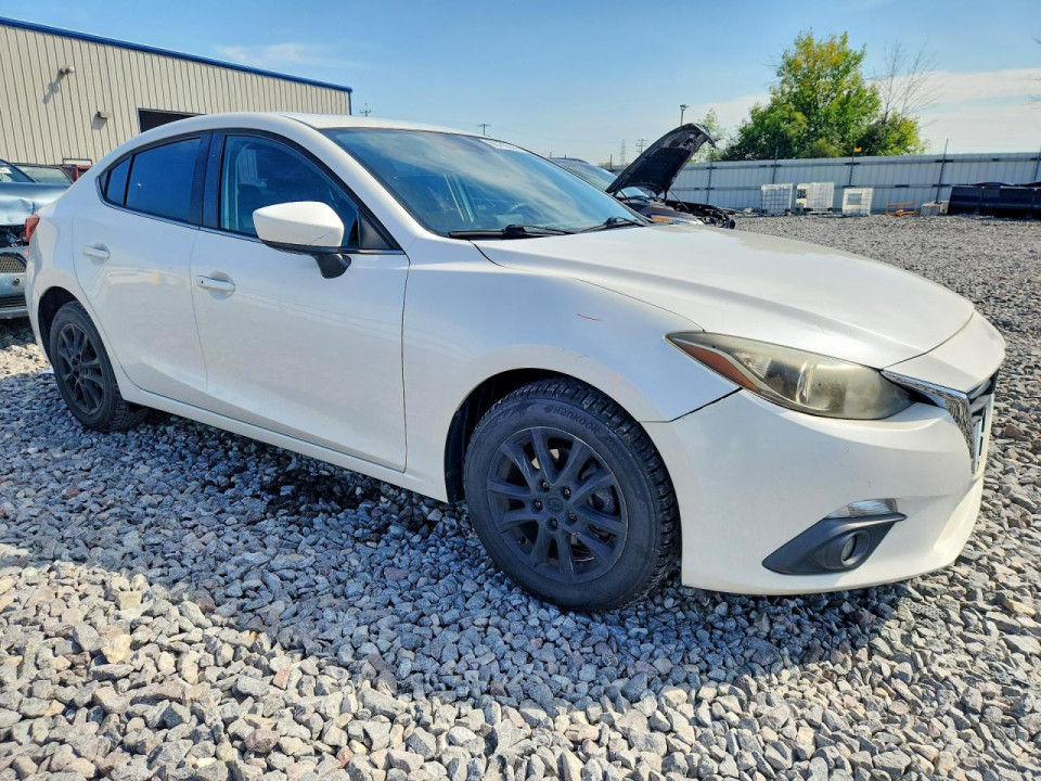 Mazda 3 2015 — Copart