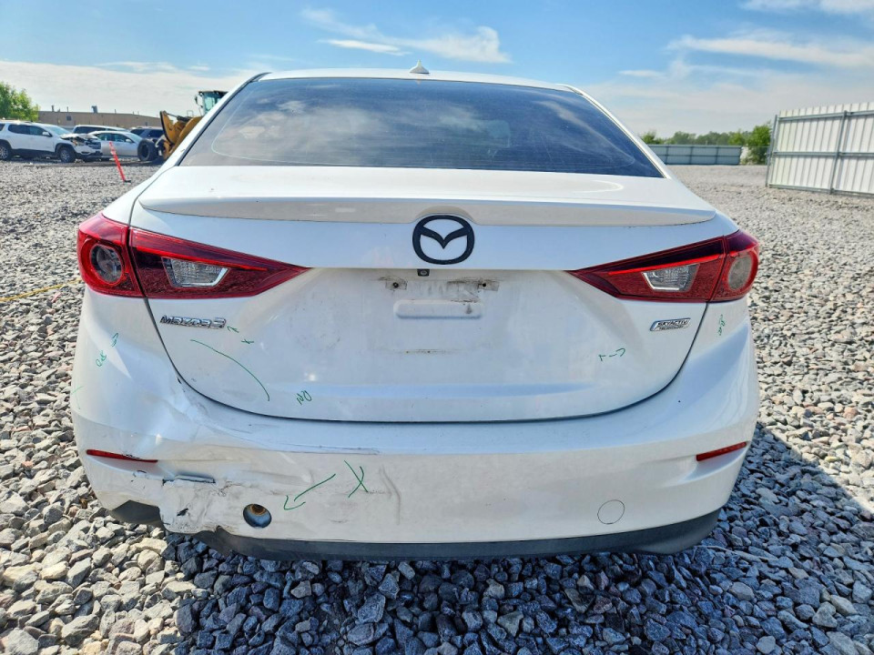 Mazda 3 2015 — Copart