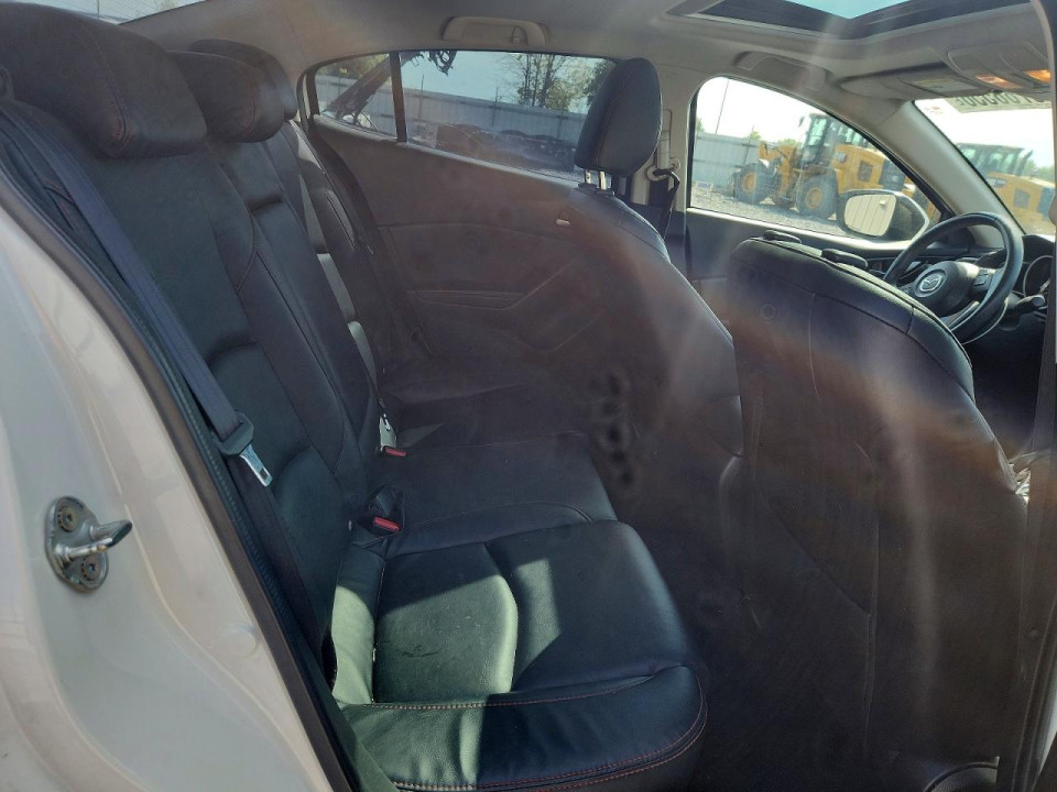 Mazda 3 2015 — Copart
