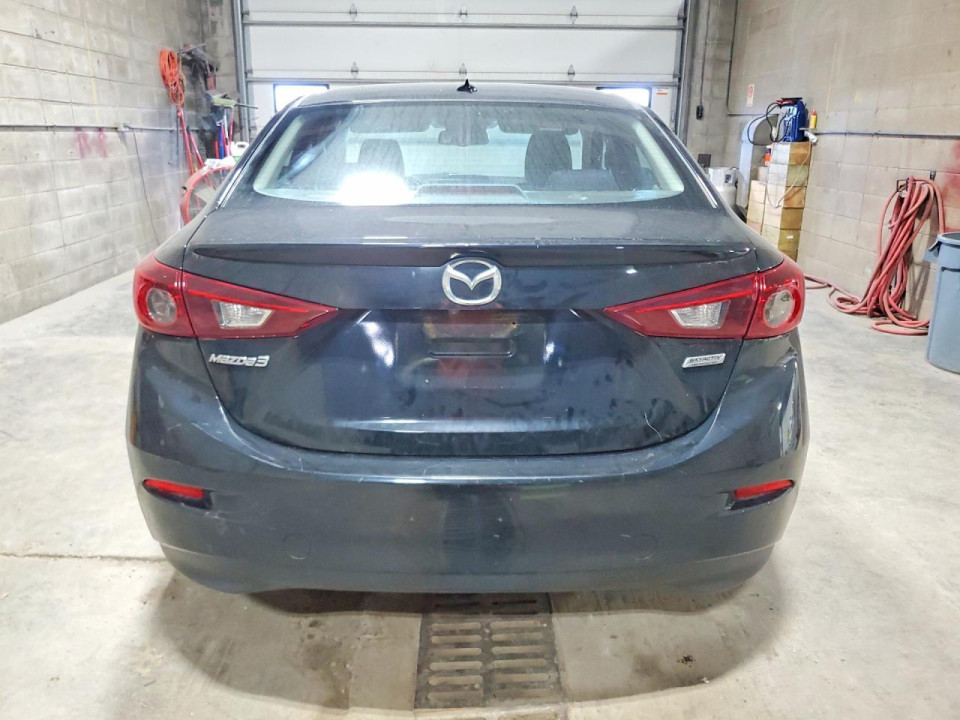 Mazda 3 2016 — Copart