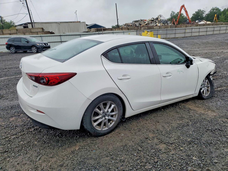 Mazda 3 2017 — Copart