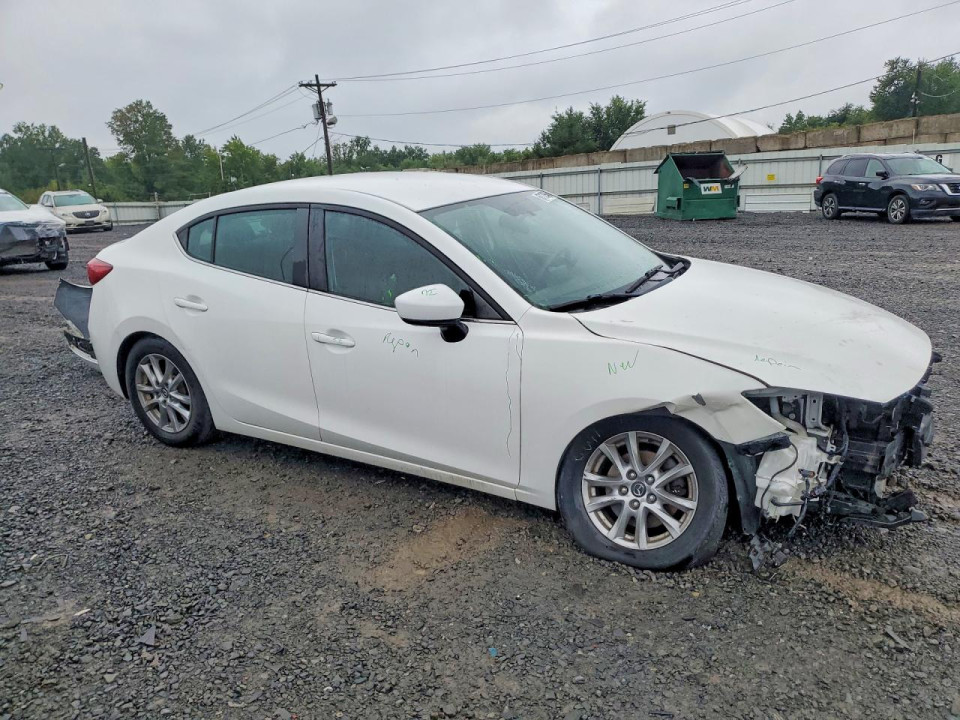 Mazda 3 2017 — Copart