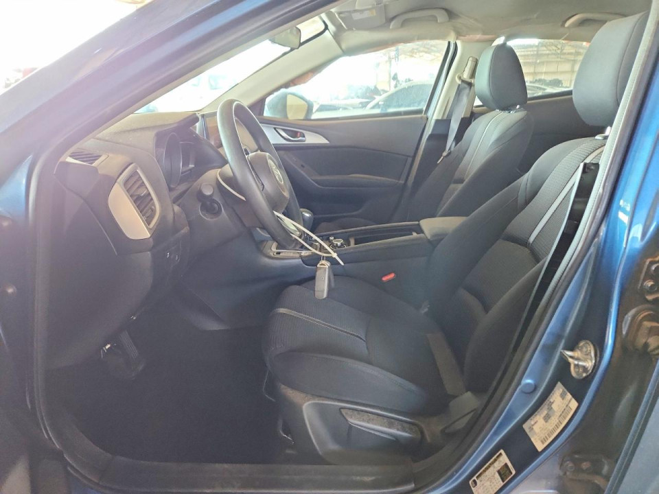 Mazda 3 2017 — Copart