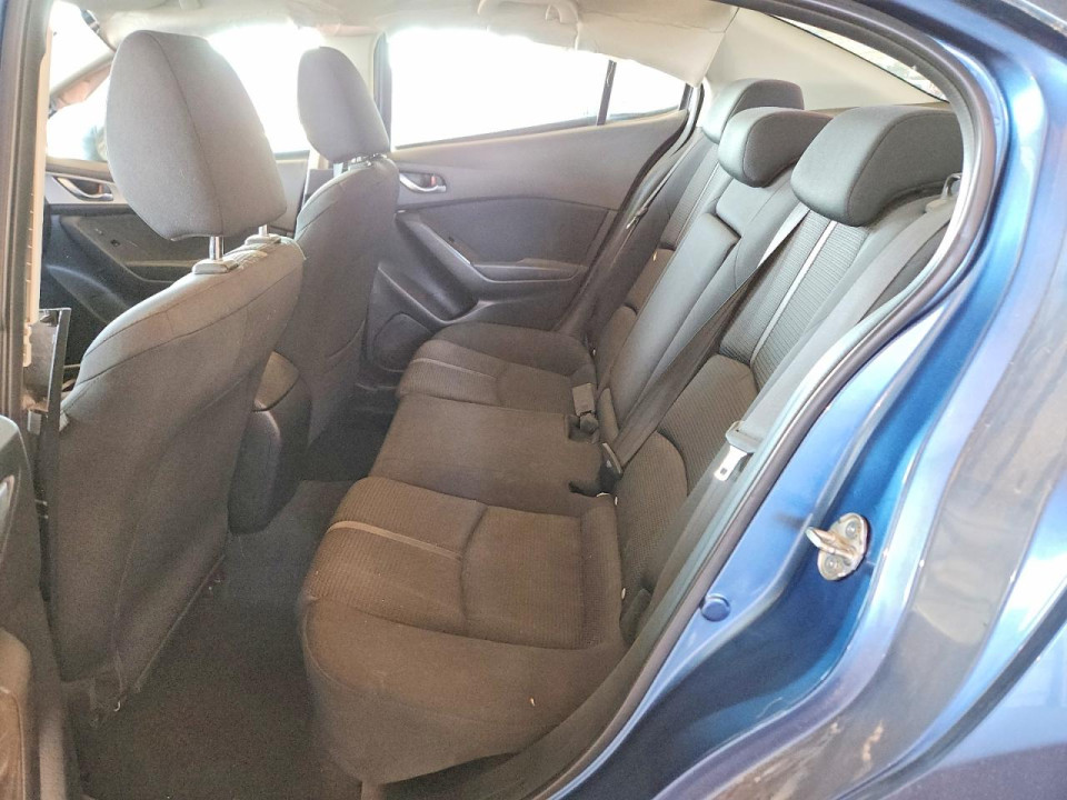 Mazda 3 2017 — Copart