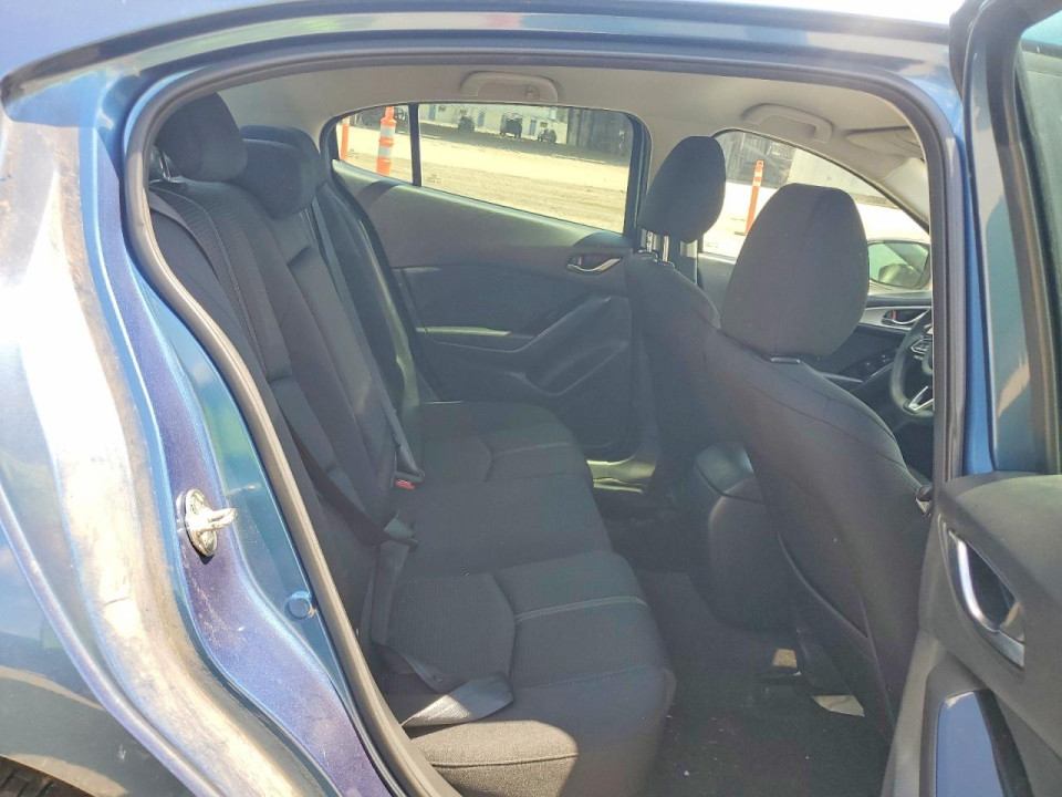 Mazda 3 2017 — Copart