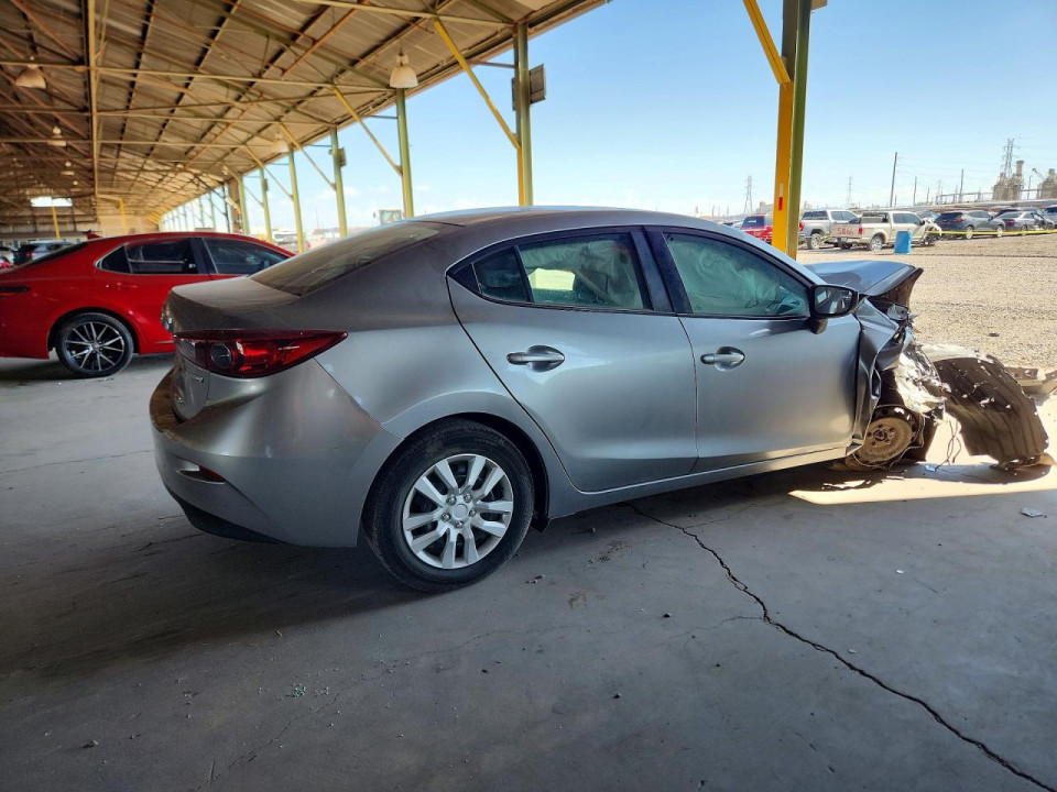 Mazda 3 2015 — Copart