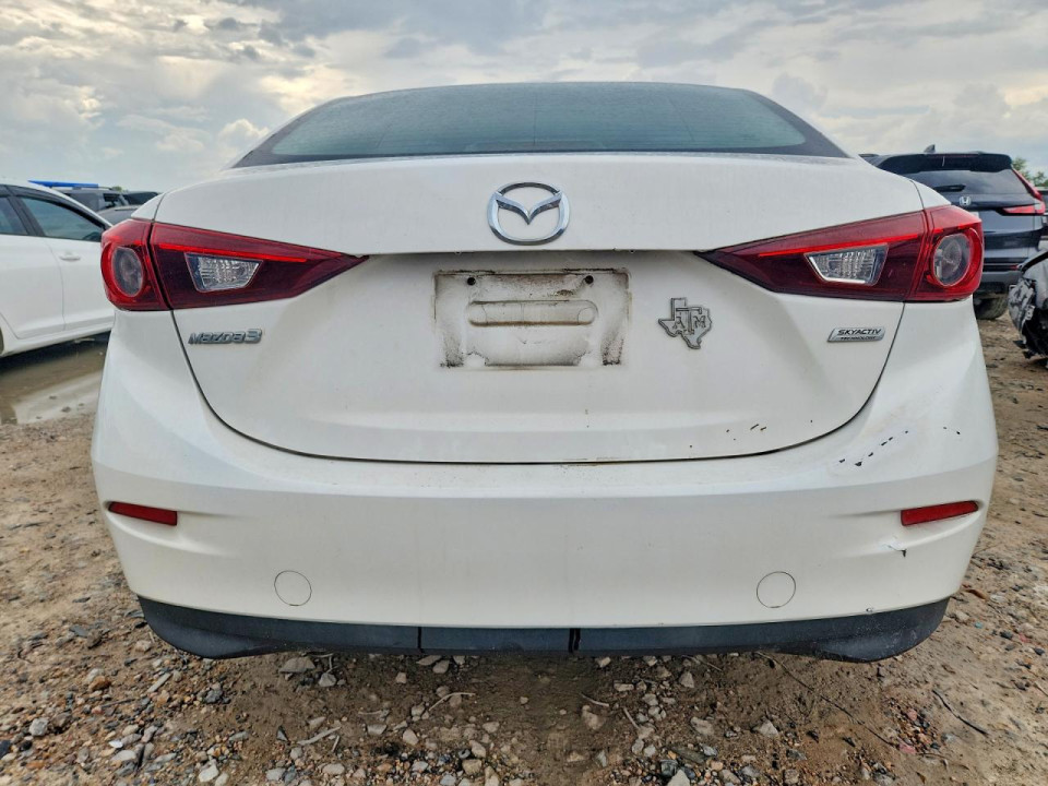 Mazda 3 2015 — Copart