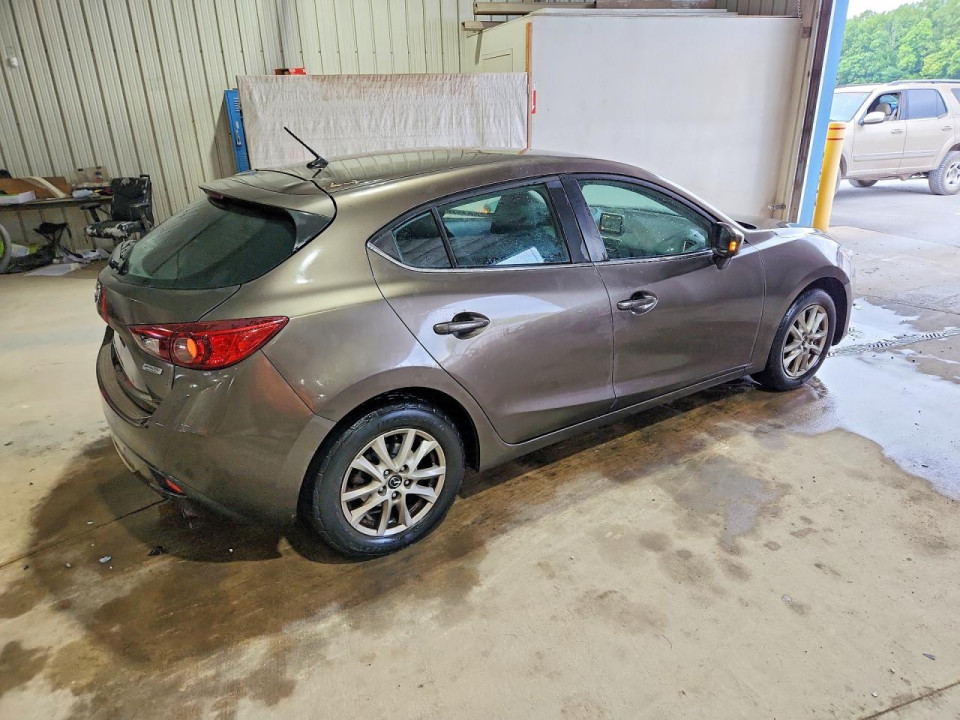 Mazda 3 2015 — Copart